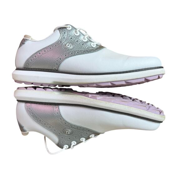 FJ FootJoy Traditions Spikeless Women’s Saddle Style Golf Shoe Size 7 Gray White - Picture 2 of 8